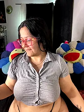 MsConejitaa online show from 10/18/25, 05:04