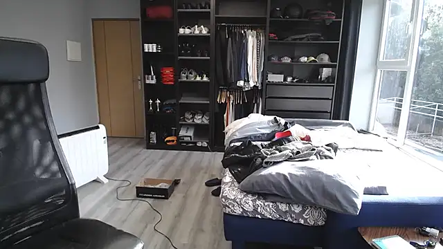 samricci21 online show from 12/22/25, 02:17