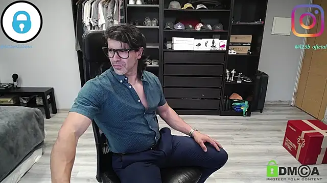 samricci21 online show from 04/07/26, 08:32