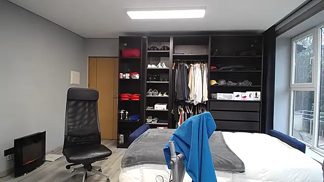 samricci21 online show from 02/16/26, 12:04