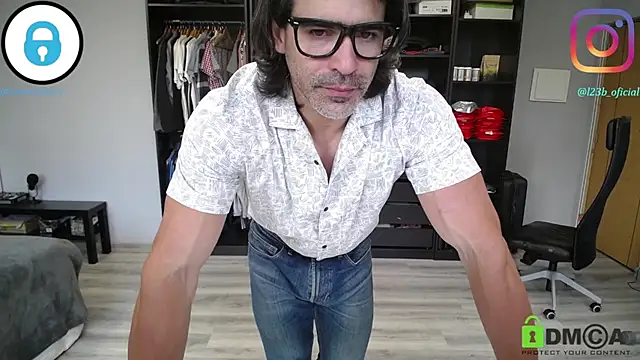 samricci21 online show from 04/12/26, 11:02