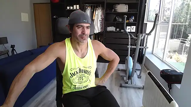 Snapshot of samricci21 chatting on 10/13/25, 10:28 samricci21 online show from 10/13/25, 10:28