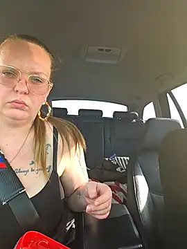 Snapshot of Melissa1994- chatting on 04/08/26, 03:13 Melissa1994- online show from 04/08/26, 03:13