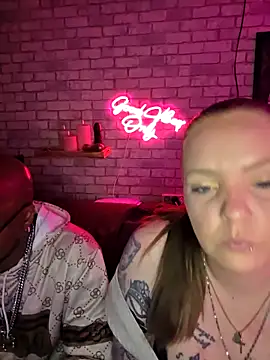 Snapshot of Melissa1994- chatting on 03/24/26, 10:32 Melissa1994- online show from 03/24/26, 10:32