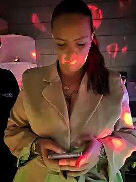 Snapshot of Melissa1994- chatting on 03/21/26, 10:24 Melissa1994- online show from 03/21/26, 10:24