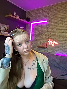 Snapshot of Melissa1994- chatting on 04/21/26, 01:39 Melissa1994- online show from 04/21/26, 01:39