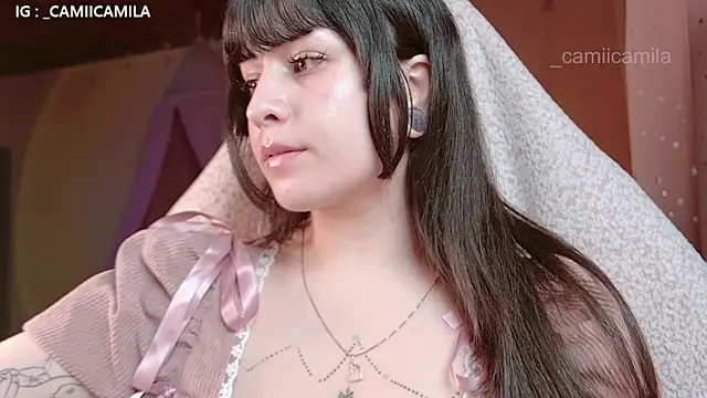 Snapshot of Renooh chatting on 11/02/25, 01:21 Renooh online show from 11/02/25, 01:21