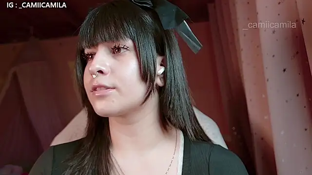 Snapshot of Renooh chatting on 12/15/25, 01:33 Renooh online show from 12/15/25, 01:33