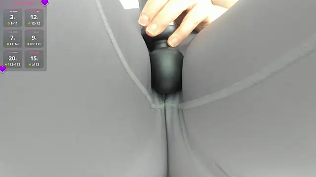 Azahara Amin  online show from 10/07/25, 01:45