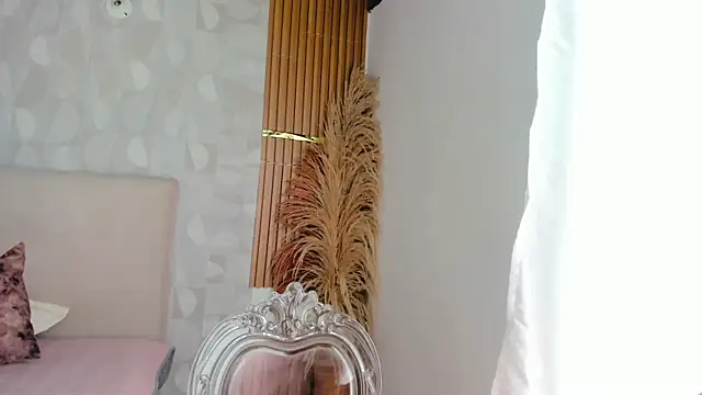 Azahara Amin  online show from 04/21/26, 04:57
