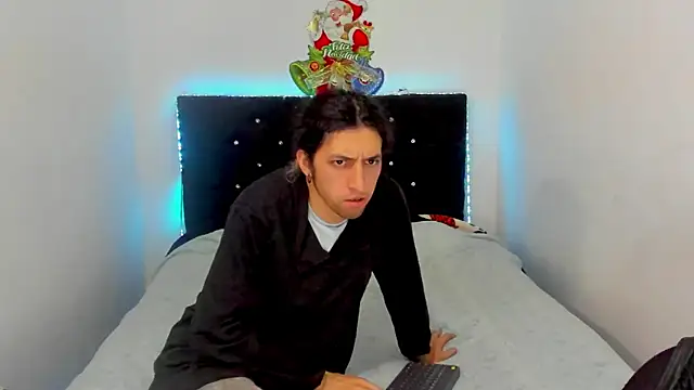 shelby  hotshoww online show from 12/18/24, 01:15