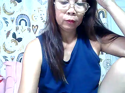 urwife tobe online show from 04/23/26, 09:38
