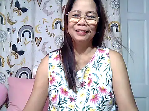 urwife tobe online show from 04/19/26, 09:17