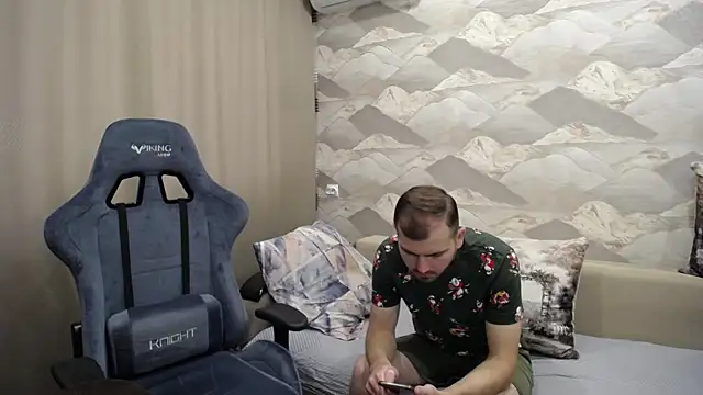 SerzhKorol1 online show from 10/17/25, 07:22