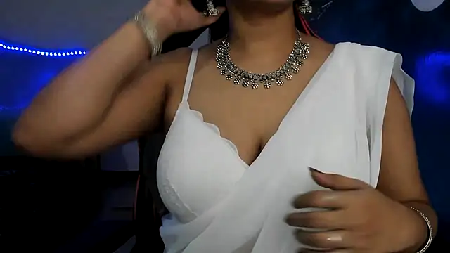 Snapshot of South_indian_tickly chatting on 01/21/25, 04:27 South indian tickly online show from 01/21/25, 04:27