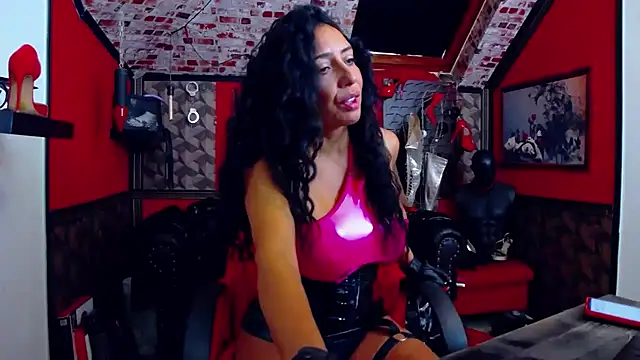 Snapshot of DommeBellatrix chatting on 07/07/26, 04:37 DommeBellatrix online show from 07/07/26, 04:37
