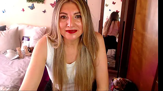 Snapshot of Jolie-Mature chatting on 05/22/26, 08:29 Jolie-Mature online show from 05/22/26, 08:29