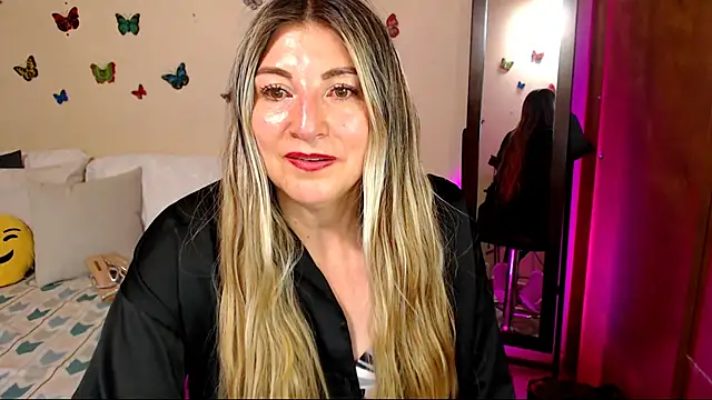 Jolie-Mature online show from 01/14/26, 11:41