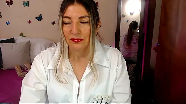 Jolie-Mature online show from 03/22/26, 10:00