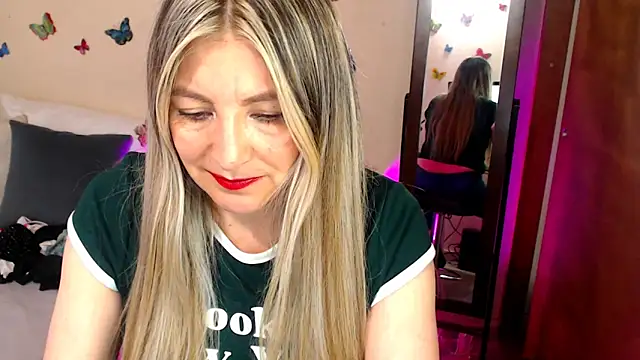 Jolie-Mature online show from 09/29/25, 10:26