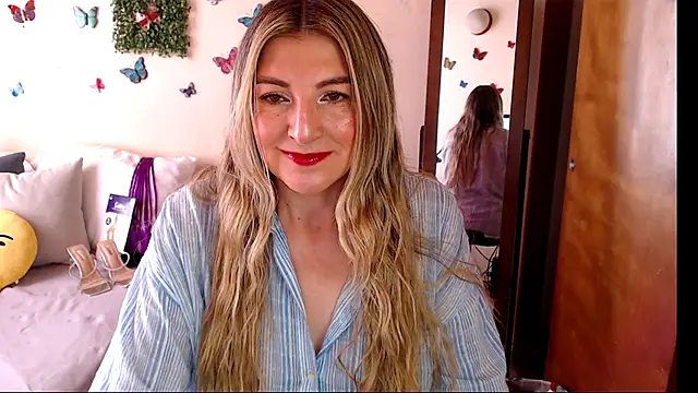 Snapshot of Jolie-Mature chatting on 05/30/26, 07:41 Jolie-Mature online show from 05/30/26, 07:41