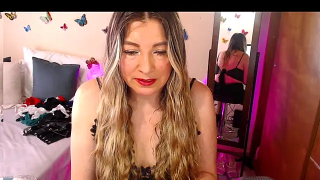 Jolie-Mature online show from 09/22/25, 08:26