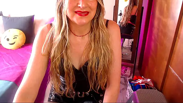 Jolie-Mature online show from 11/09/25, 06:23