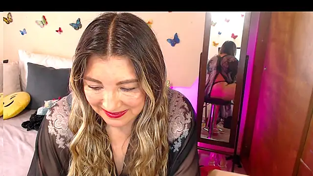 Jolie-Mature online show from 09/19/25, 09:52