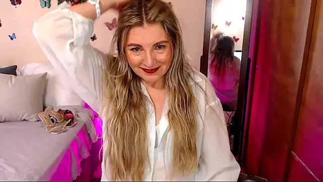 Snapshot of Jolie-Mature chatting on 05/11/26, 09:45 Jolie-Mature online show from 05/11/26, 09:45