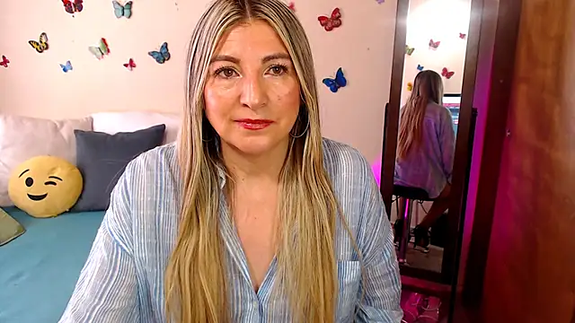 Jolie-Mature online show from 10/24/25, 08:30