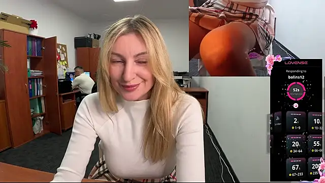 Snapshot of legsLONG chatting on 03/12/25, 05:02 legsLONG online show from 03/12/25, 05:02