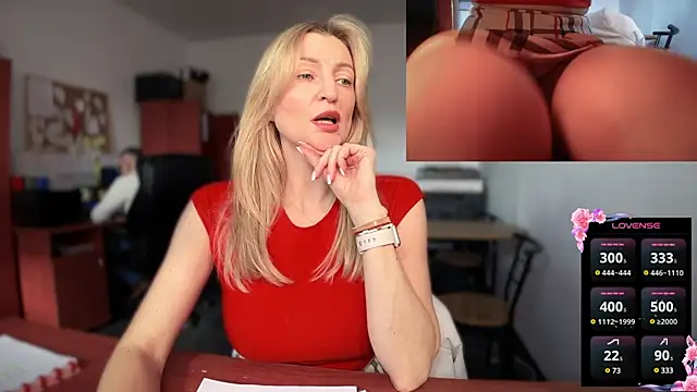 Snapshot of legsLONG chatting on 02/15/25, 10:55 legsLONG online show from 02/15/25, 10:55