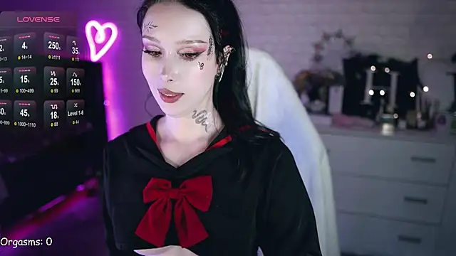  Uindi  online show from 03/18/25, 04:28