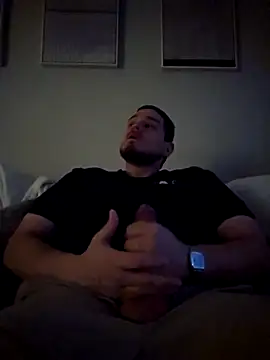 Snapshot of Austem910 chatting on 01/04/25, 11:06 Austem910 online show from 01/04/25, 11:06