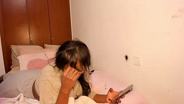 viioolleettaa online show from 03/25/26, 07:46