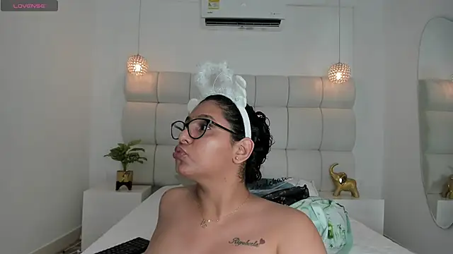 Snapshot of DanielleEvans_ chatting on 09/15/25, 11:32 DanielleEvans online show from 09/15/25, 11:32