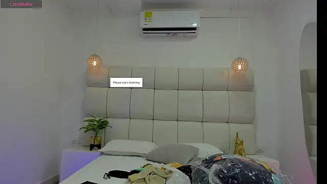 Snapshot of DanielleEvans_ chatting on 10/27/25, 11:22 DanielleEvans online show from 10/27/25, 11:22