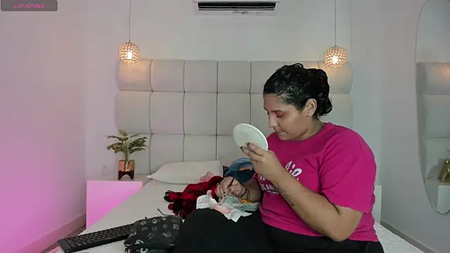 Snapshot of DanielleEvans_ chatting on 09/20/25, 11:26 DanielleEvans online show from 09/20/25, 11:26