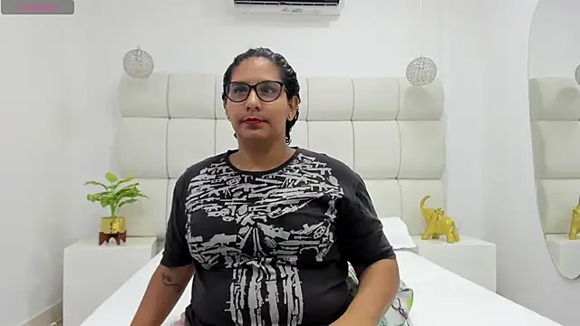 Snapshot of DanielleEvans_ chatting on 09/23/25, 11:17 DanielleEvans online show from 09/23/25, 11:17