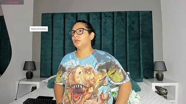 Snapshot of DanielleEvans_ chatting on 12/05/25, 11:20 DanielleEvans online show from 12/05/25, 11:20