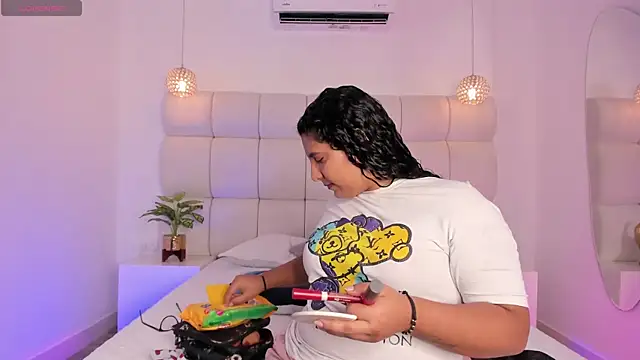 Snapshot of DanielleEvans_ chatting on 11/13/25, 11:25 DanielleEvans online show from 11/13/25, 11:25