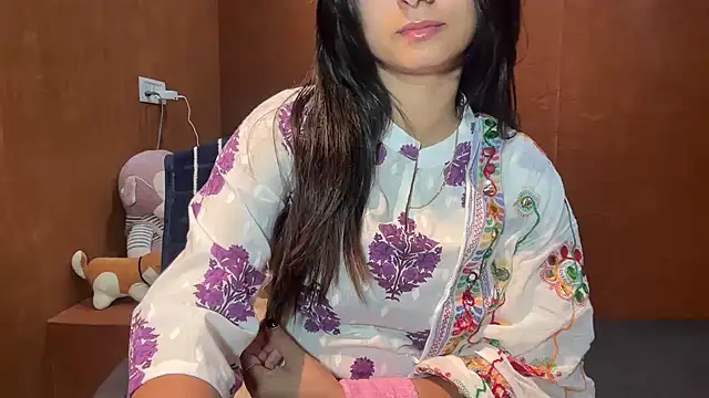 Snapshot of riya_stream chatting on 02/05/26, 03:57 riya stream online show from 02/05/26, 03:57