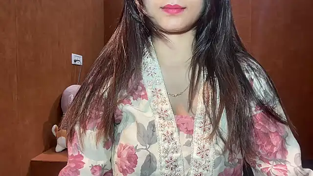 Snapshot of riya_stream chatting on 02/16/26, 05:28 riya stream online show from 02/16/26, 05:28