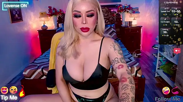 Snapshot of Magnificent_Goddess chatting on 03/02/25, 09:43 Magnificent Goddess online show from 03/02/25, 09:43