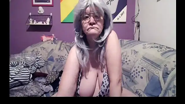 Snapshot of milfchantal4 chatting on 02/26/25, 03:43 milfchantal4 online show from 02/26/25, 03:43
