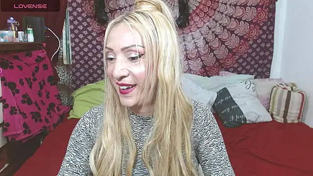 elena evans online show from 03/19/25, 08:32