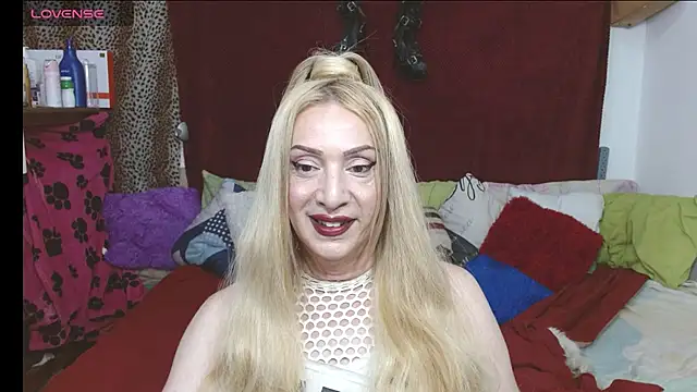 Snapshot of elena_evans chatting on 07/12/26, 05:14 elena evans online show from 07/12/26, 05:14