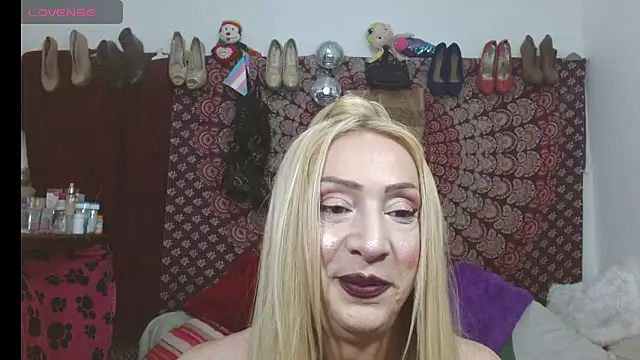 elena evans online show from 10/31/25, 04:36