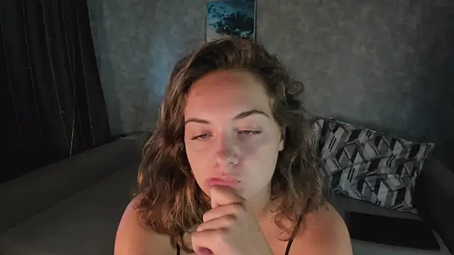 Snapshot of KristinaLoison chatting on 09/09/25, 11:30 KristinaLoison online show from 09/09/25, 11:30