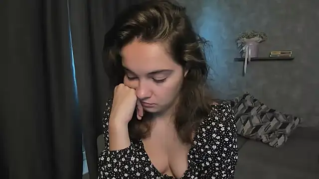 KristinaLoison online show from 06/12/26, 03:15